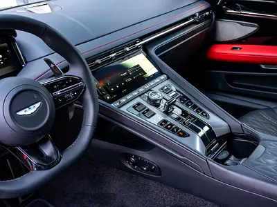 صورة 13 لـ 2024 Aston Martin DB12