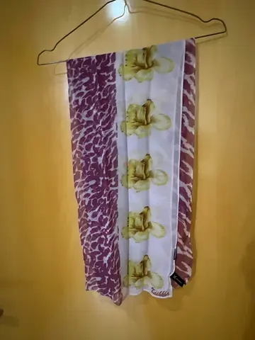 Stylish Cotton Scarf with Floral Design