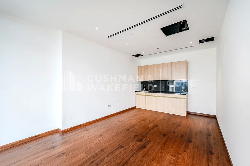 Fully Fitted | Partitioned | Carpeted | 5 Parking64067125179777113
