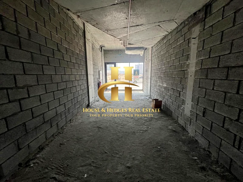 Prime Location | Retail Space | Available64063689918209112