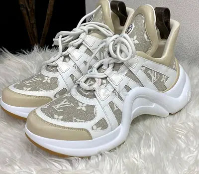 Louis Vuitton Archlight size 38