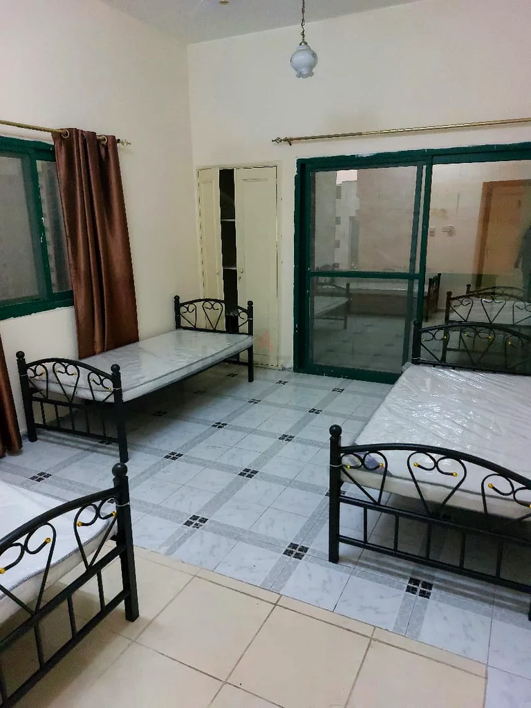 مساحة سرير متوفرة في المحطة الشارقة64047753242497110