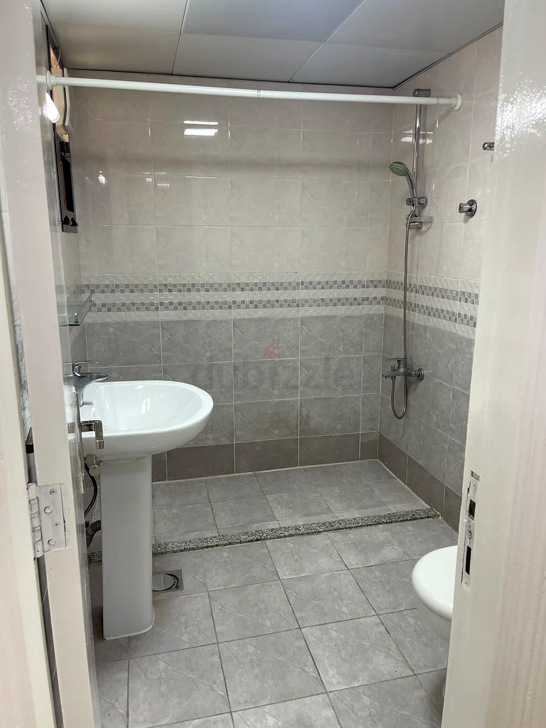غرفة مفروشة متاحة للزوجين الهنديين من 1 أكتوبر64054278273793113