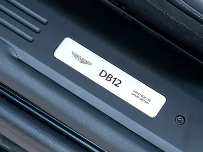 صورة 15 لـ 2024 Aston Martin DB12