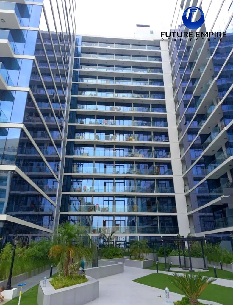 SPACIOUS SHOP FOR RENT | PRIME LOCATION | OPEN FACING64062697154691114