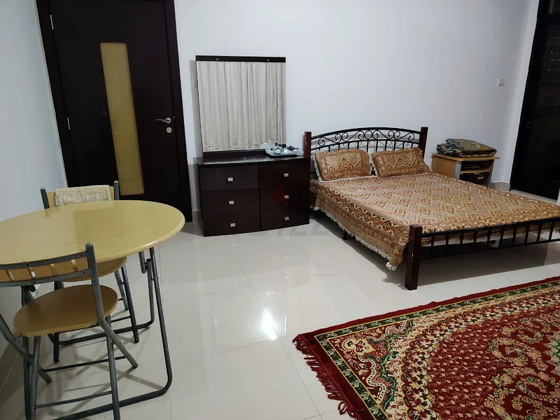 قاعة كبيرة مع شرفة للزوجين بين شارع حمدان وإلكترا - أبوظبي64049040073985112