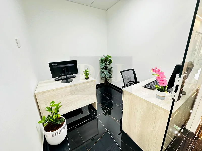 Beautiful Office |direct from Owner  | Free utilities & No Commission64071787805443111