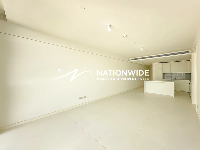Vacant | Chic 1BR | Low-Floor | Canal Views64052659793027111