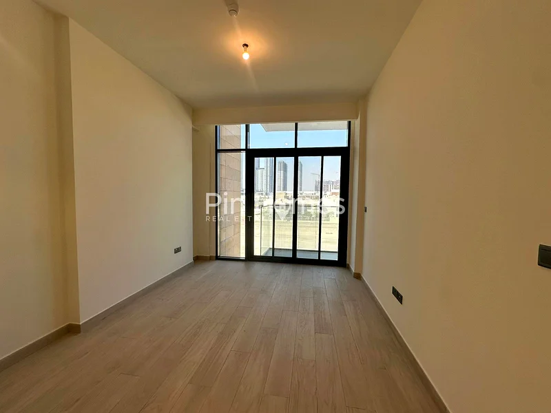 Chiller Free | Spacious Layout | Vacant64050032790659110