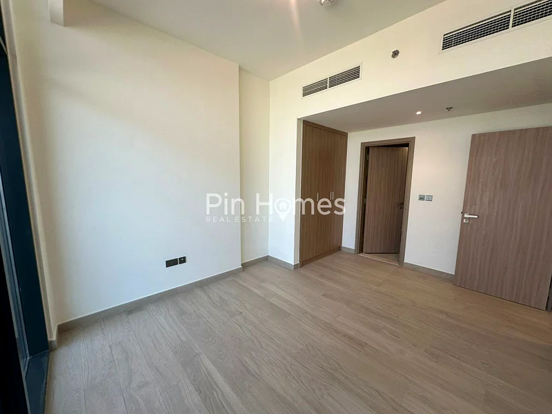 Chiller Free | Spacious Layout | Vacant64050032790659112