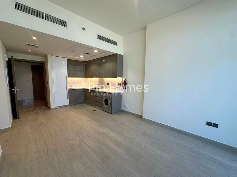 Chiller Free | Spacious Layout | Vacant64050032790659114