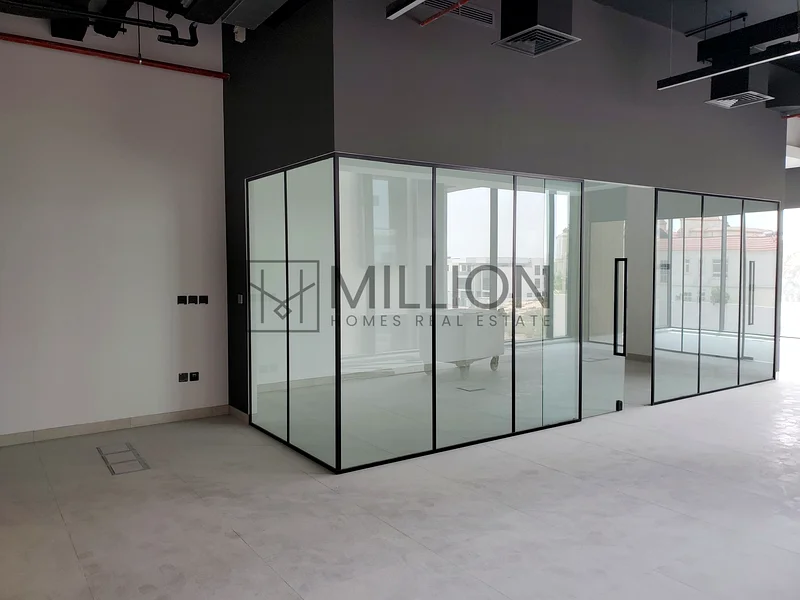 Visible and Accessible Space in PG Avenue, Mirdif64063029978755112