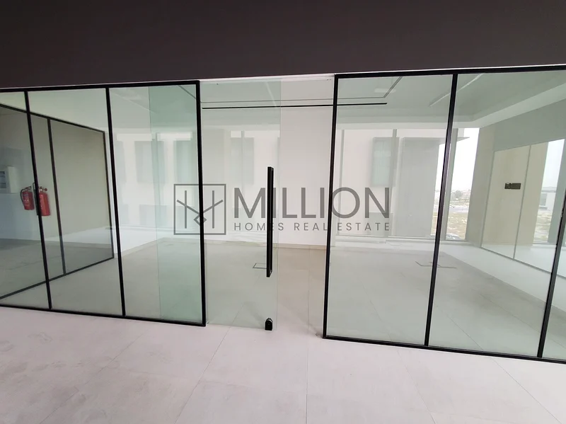 Visible and Accessible Space in PG Avenue, Mirdif64063029978755113