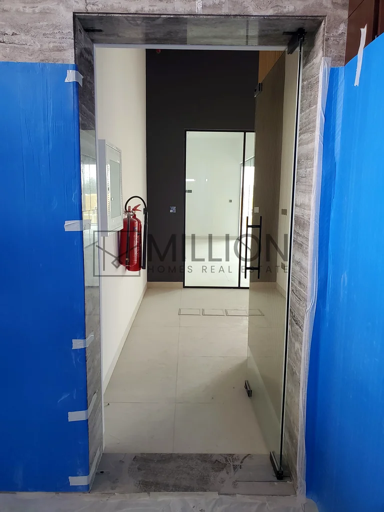 Visible and Accessible Space in PG Avenue, Mirdif64063029978755114
