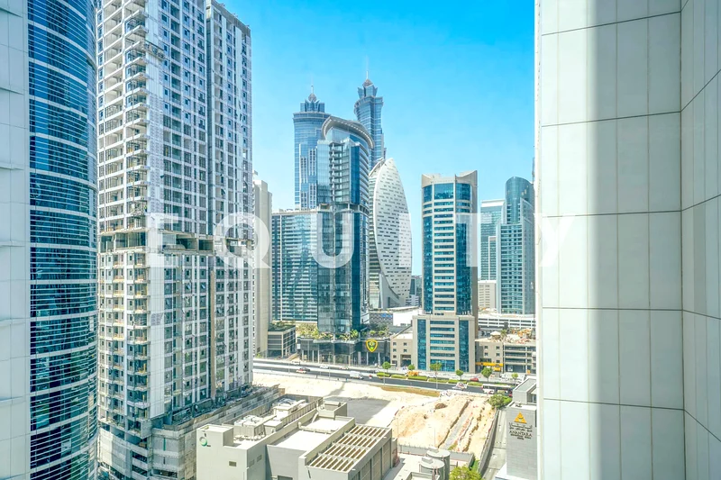 مكتب مجهز حسب الطلب | فوت | بالقرب من المترو64068863987459111
