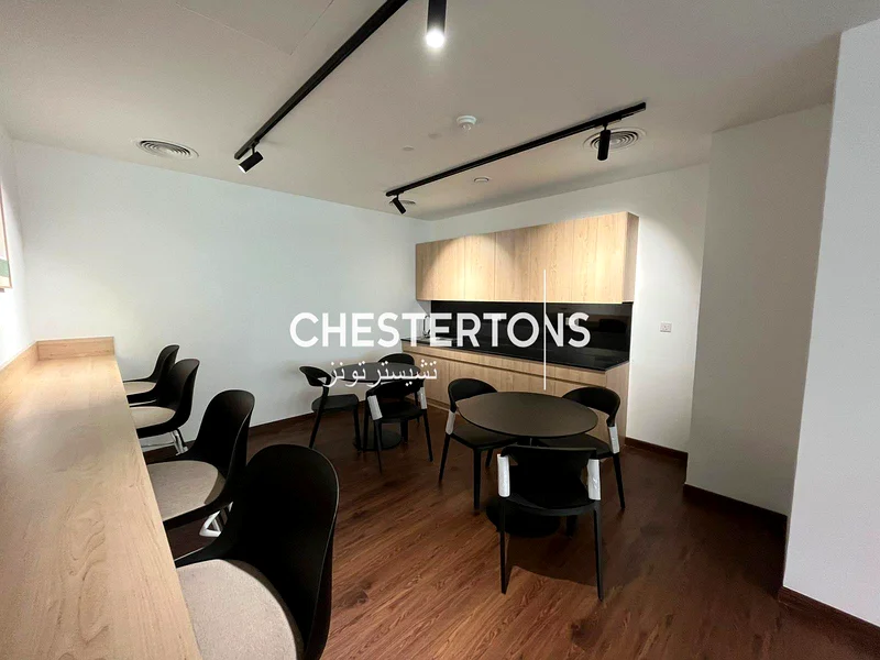 High quality fit-out and partitioned Office64067015268609114