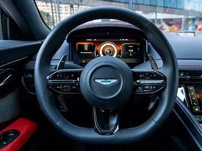 صورة 11 لـ 2024 Aston Martin DB12