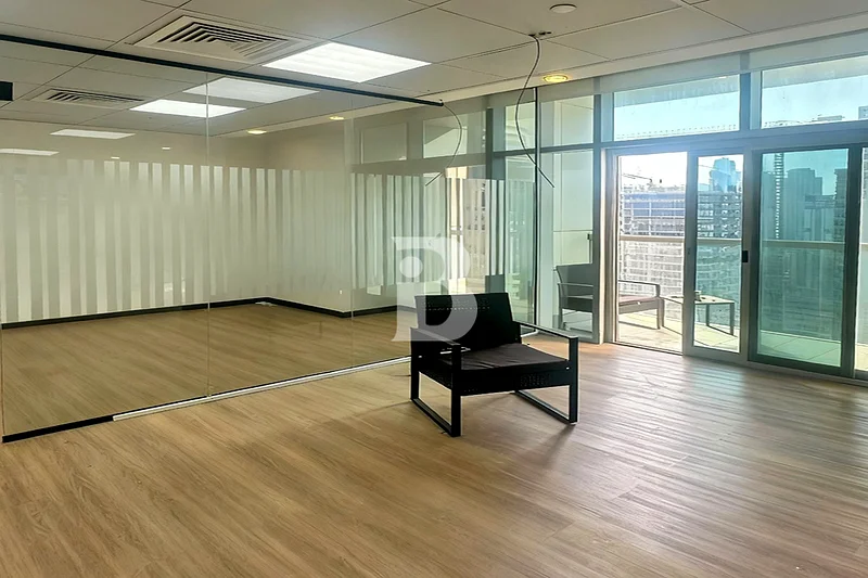 VACANT | HIGH FLOOR | SEMI- FITTED | PREMIUM64071653646338111