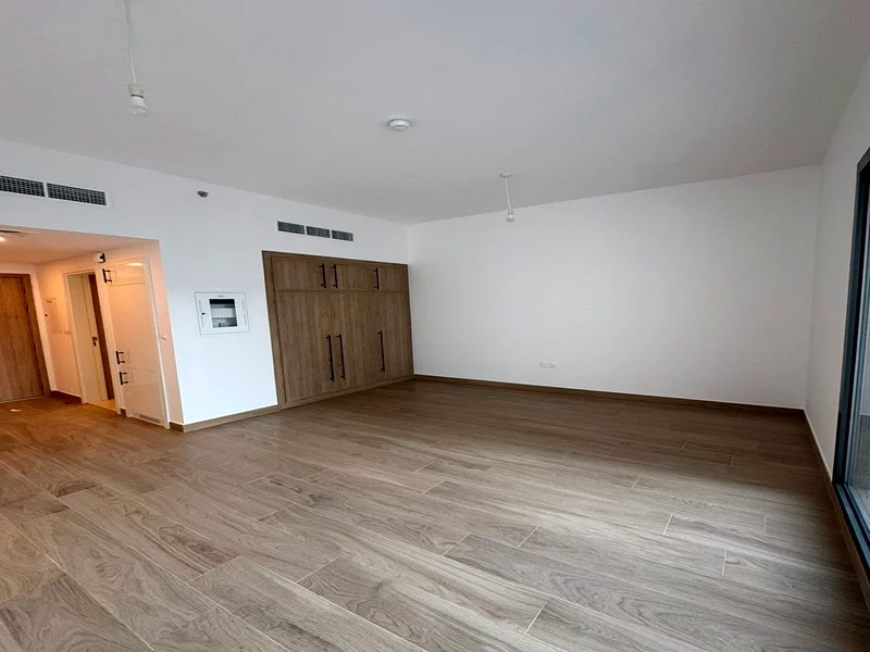 ليفا | استوديو/ جاهز للانتقال64216173868546111