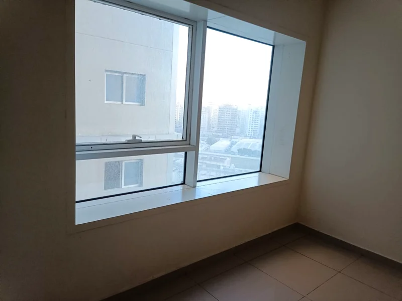 COUPLES STUDYOS AVAILABLE AT SHJ DXB BRDR READY TO MOVE NEAR LULU FRONT OF BUS F24 EASY ACCESS TO BUS USERS64192074129409113