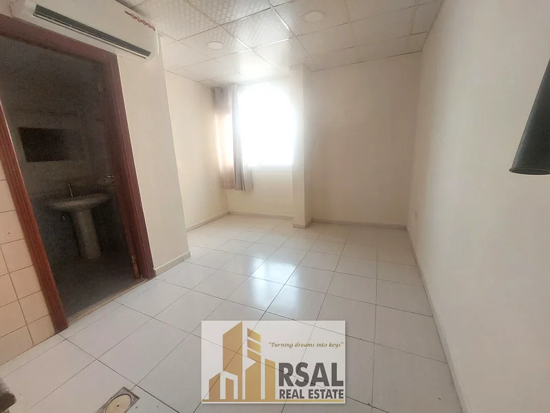 Lavish Spacious //Ready to move // No deposit cash //64200368879107113