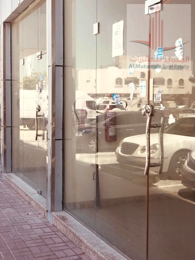 متجر للإيجار بمساحة جيدة في موقع مميز - النعيمية مناسب لجميع الأغراض التجارية قريب من مخارج الشارقة ودبي مثالي لمختلف64073229174402111