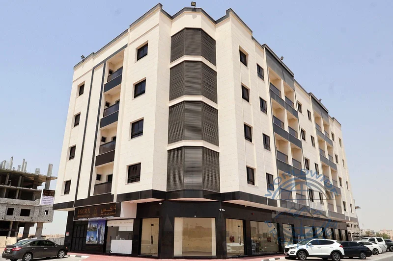 متجر تجاري بسعر منخفض للإيجار في الجهة 20000 درهم اتصال روال64073008028162112