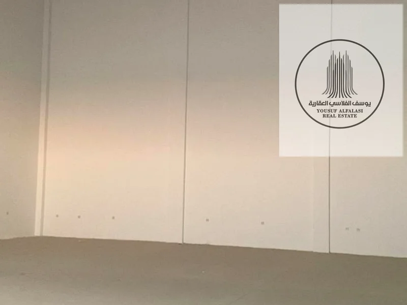 مستودع للإيجار، مساحة 2500 قدم مربع، كهرباء 30 كيلوواط، السعر 110 ألف64060564535809113