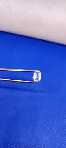 Aquamarine 2.3ct Pure white