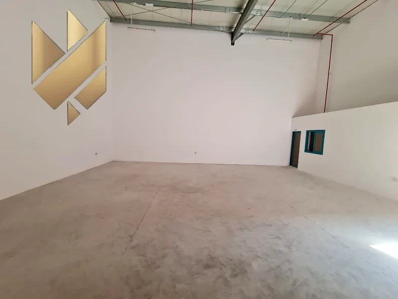 مستودع جديد بالكامل، لم يُستخدم من قبل - مجهز بالكامل وجاهز للعمل الفوري - مثالي لتخزين مختلف البضائع والمواد64059201750145112