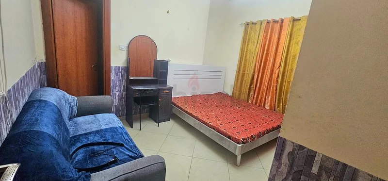 غرفة مفروشة مع حمام داخلي متوفرة للإيجار! مقابل مركز ساهارا! بدون عمولة!!64049789802114110