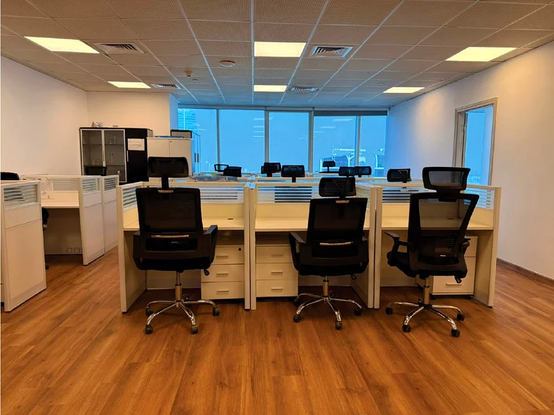 Spacious Corner Office | Canal & Racecourse Views | Prime Business Bay Location64068652393090111