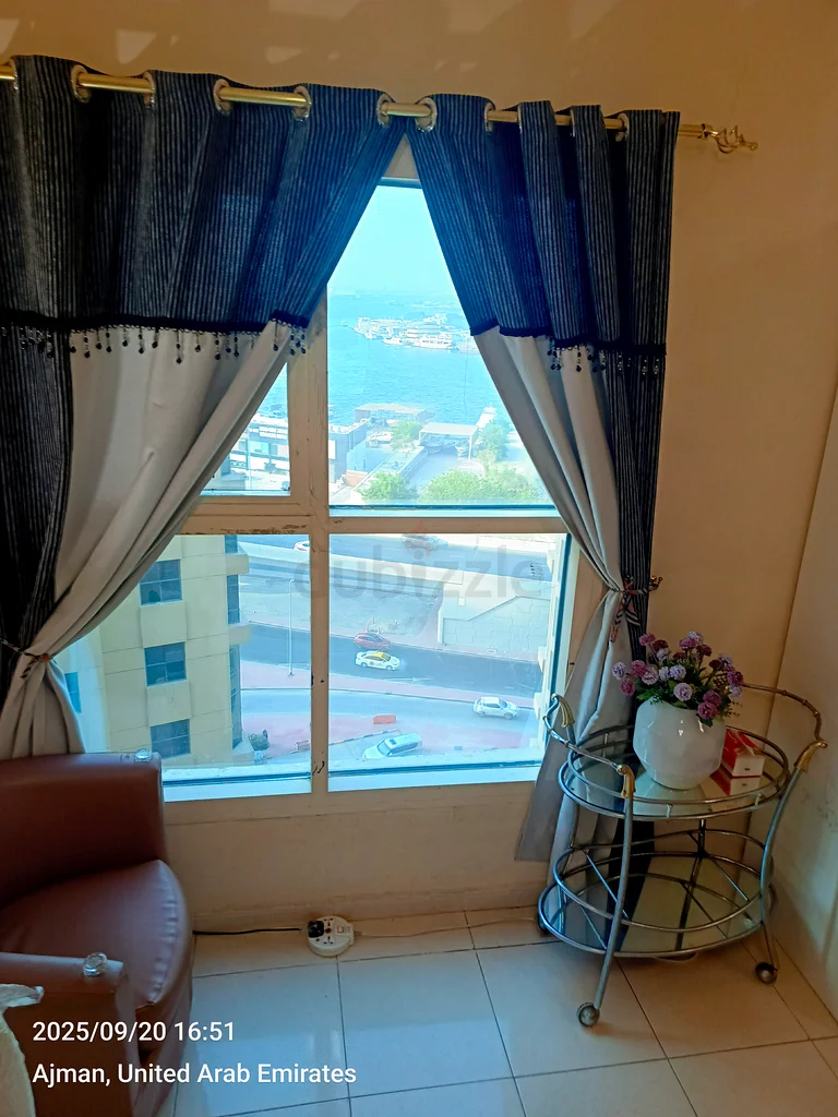 غرفة خاصة للسيدة العاملة64048191062019113