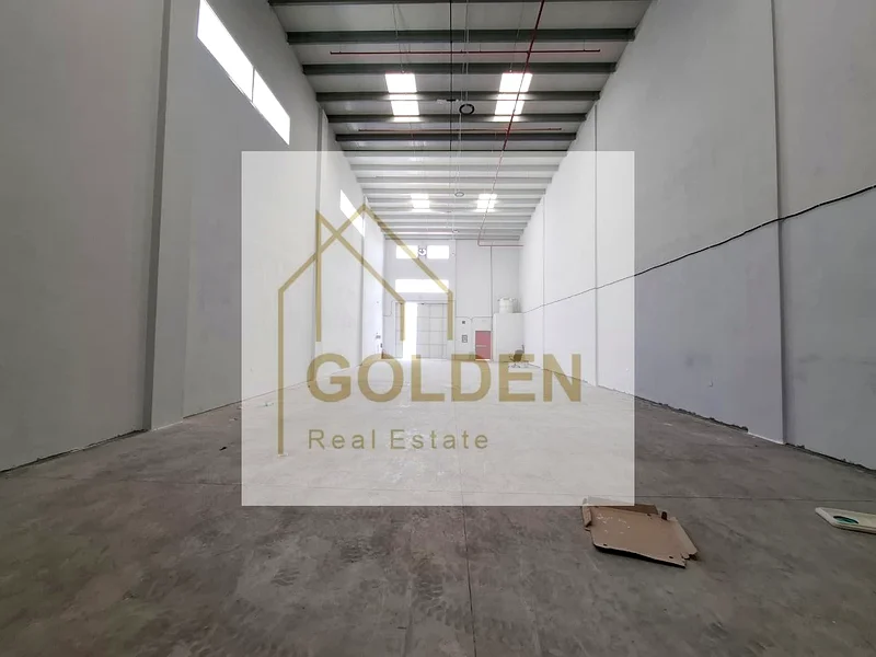 هل تبحث عن مساحة مستودع مسطحة مع كهرباء 15 كيلو واط لتلبية احتياجات عملك؟64074452668291113