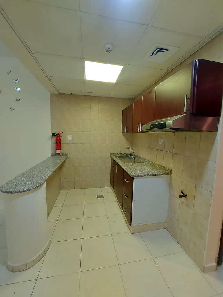 good-size studio apartment in Al Nahda, Sharjah is perfect for easy access to Dubai exit and offers great value at only AED 23,000 per year. call usma64191450442625113