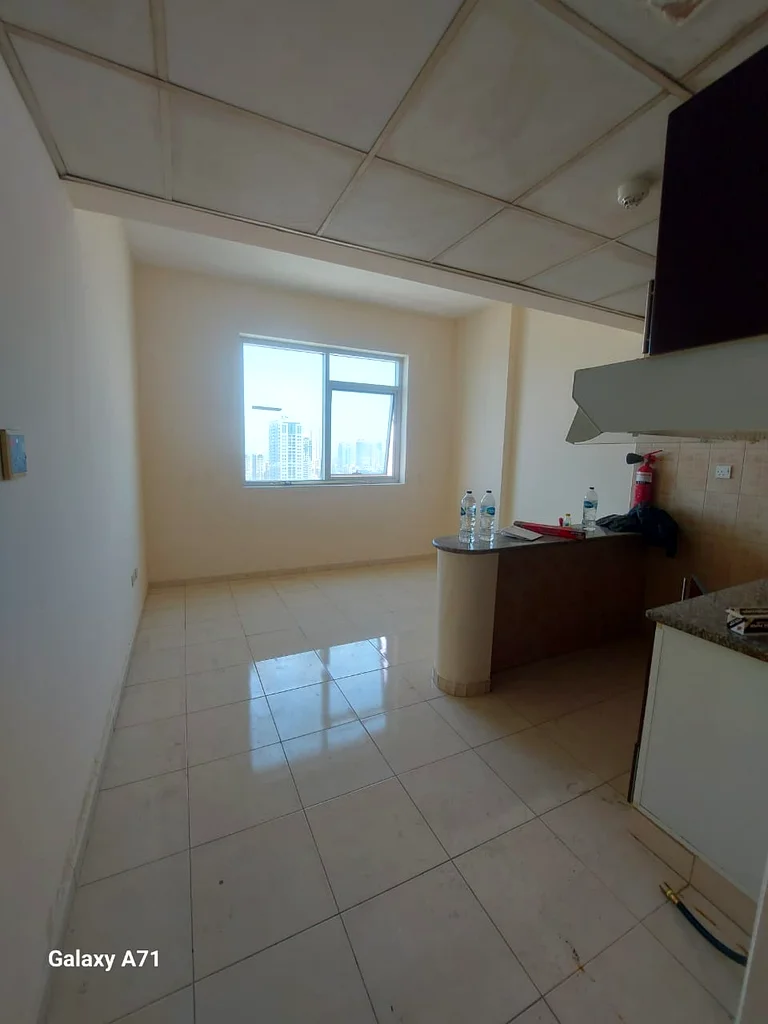 good-size studio apartment in Al Nahda, Sharjah is perfect for easy access to Dubai exit and offers great value at only AED 23,000 per year. call usma64191450442625112