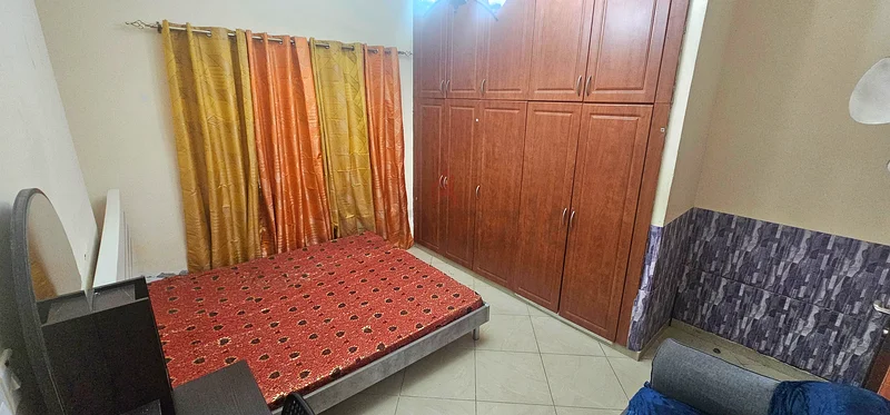 غرفة مفروشة مع حمام داخلي متوفرة للإيجار! مقابل مركز ساهارا! بدون عمولة!!64049789802114112