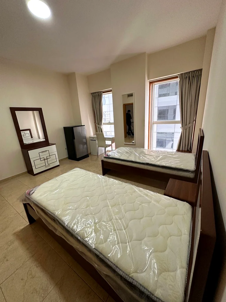 Roommate (bedspace for lady )64049167027713112