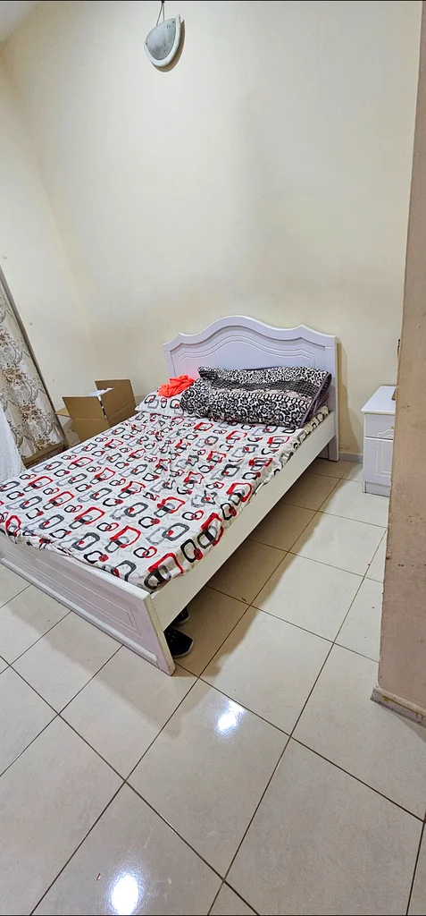 غرفة مفروشة بالكامل للمقيمين التنفيذيين من كيرالا أو الأزواج64049290763137110