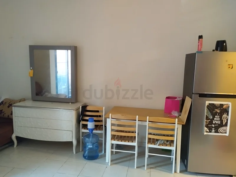 أرغب في عضو ذكر لشقة صغيرة مفروشة بالكامل64049290941569112