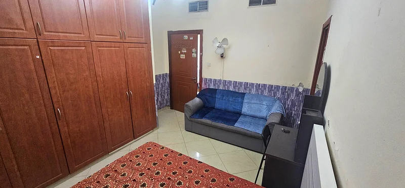 غرفة مفروشة مع حمام داخلي متوفرة للإيجار! مقابل مركز ساهارا! بدون عمولة!!64049789802114113