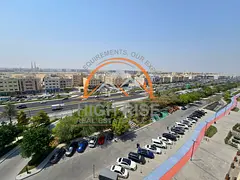 SPACIOUS 1BHK! PRIME LOCATION! SEMI CLOSE KITCHEN! MAMSHA