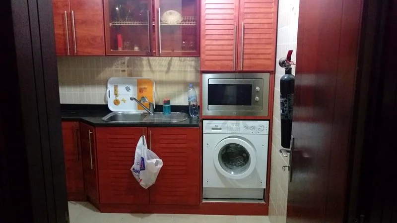 غرفة فاخرة للإيجار مع موقف سيارات، أمام محطة مترو مدينة دبي للإنترنت.64048780625282111