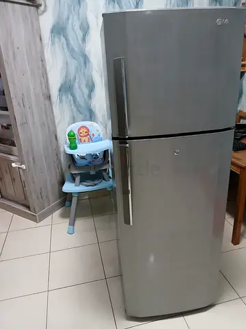 LG two door fridge freezer 60cm width 170cm height 400 litter