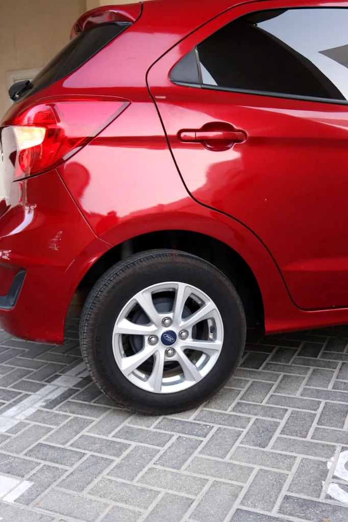 Ford figo hatchback 2019 model gcc specs.Clean car in and out. Just buy and drive63895676631042111