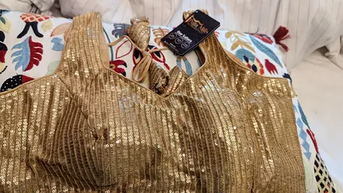 Shiny Gold Sequined Top - Perfect for Any Occasion!