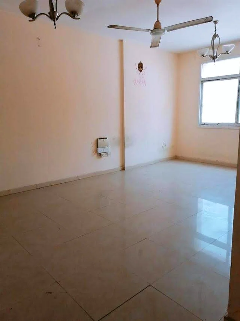 OPPOSITE SAHARA MALL STUDYO READY TO MOVE FOR COUPLES WITH BUS FROM SAHARA DXB F23 MORE64196064774018113