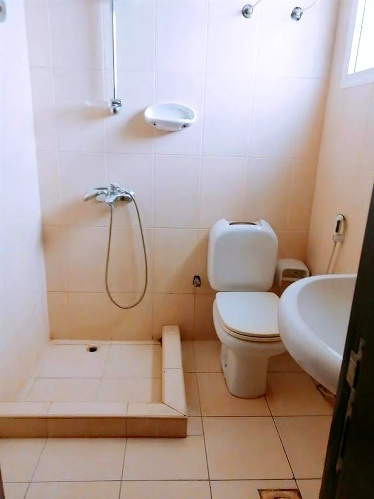 OPPOSITE SAHARA MALL STUDYO READY TO MOVE FOR COUPLES WITH BUS FROM SAHARA DXB F23 MORE64196064774018114