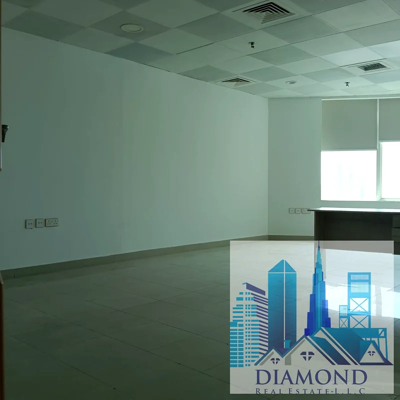 مكتب كبير ونظيف مع موقف سيارات متوفر للإيجار في برج هورايزون، عجمان.64073008060803112