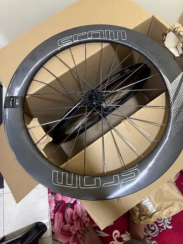 Scom ULTRA Crobon spoke wheelset / XDR Disc